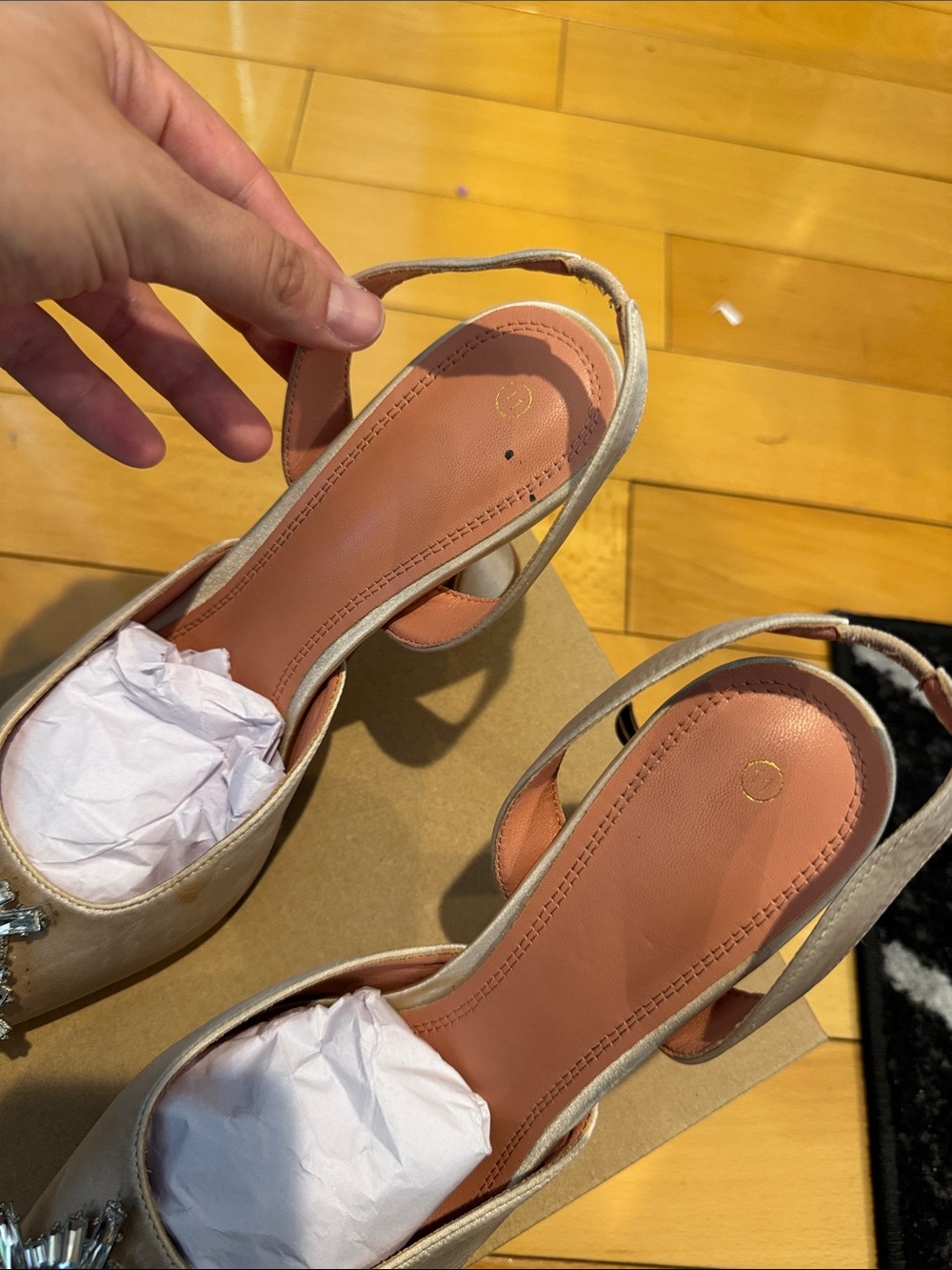 Pointed Heels - Picture 3 of 6